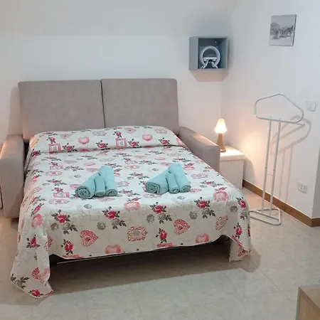 Casa Gregorio פלאצולו אקריידה